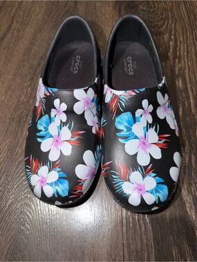 Crocs Neria Pro II Floral Work Clogs Slip Resistant Women’s Size 4